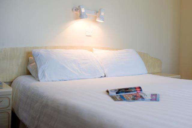 Talana Hotel Saint Helier Jersey Стая снимка